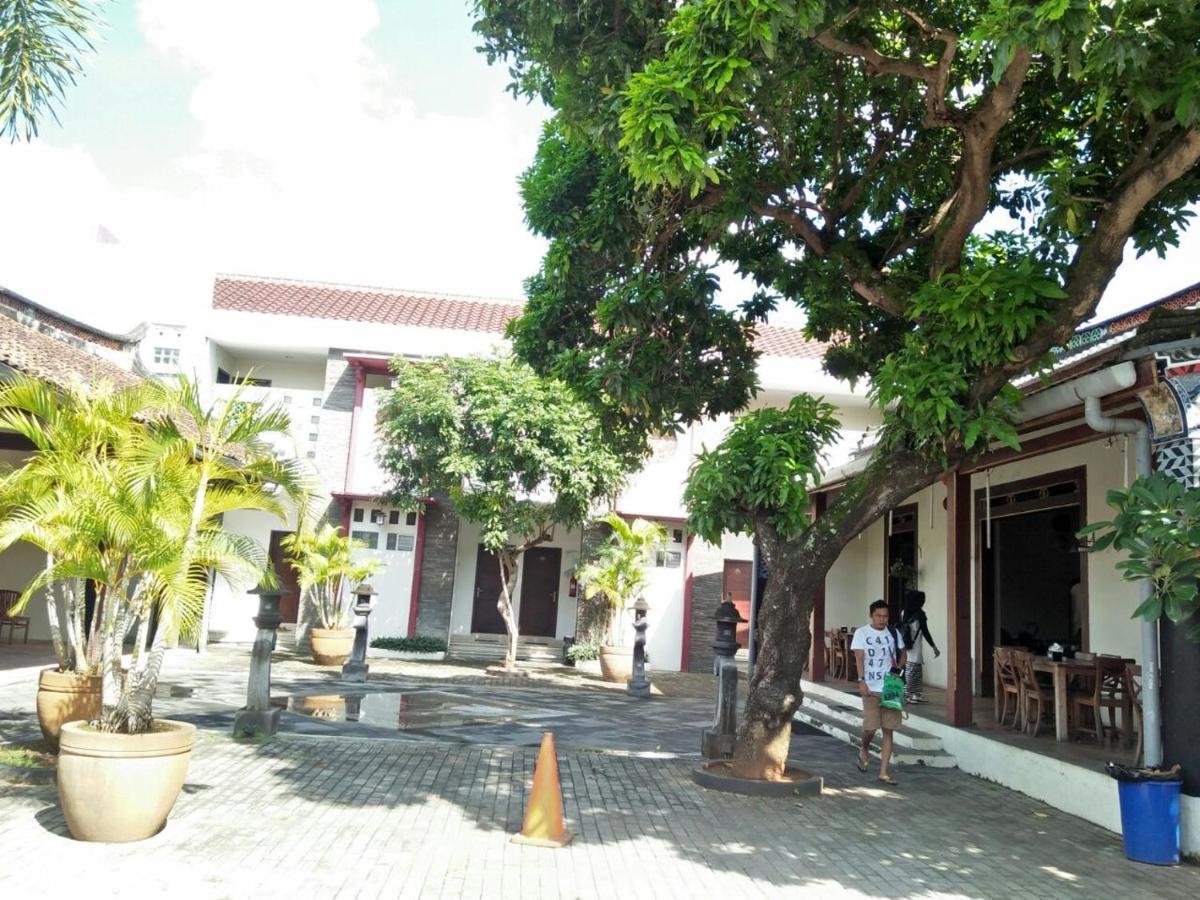 Antika Hotel Rembang Bagian luar foto