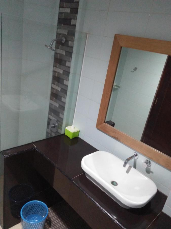 Antika Hotel Rembang Bagian luar foto