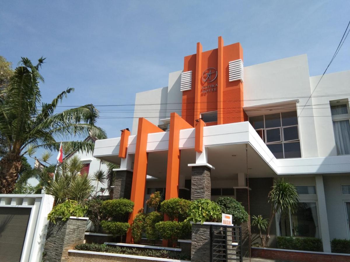 Antika Hotel Rembang Bagian luar foto